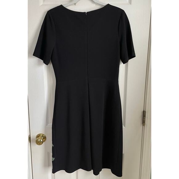 Jax Dress A-Line Black Embroidered Sz 8 Short Sleeve Lined Stretch Floral Demure - Picture 4 of 10